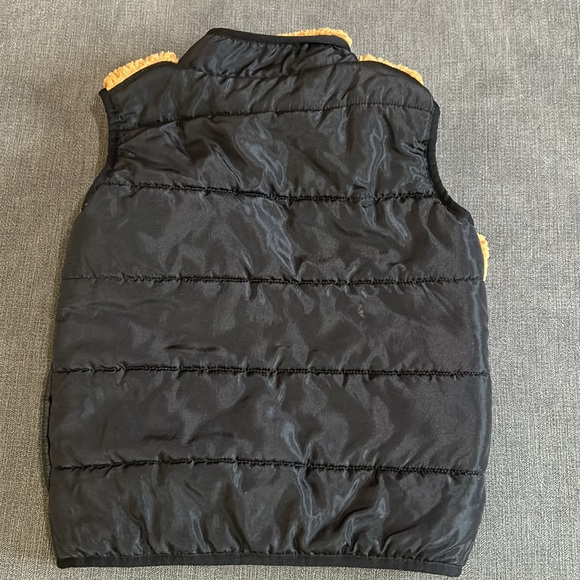 Timberland Boys Toddler Puffer Vest Black Jacket with Brown Sherpa-4T - Picture 5 of 5